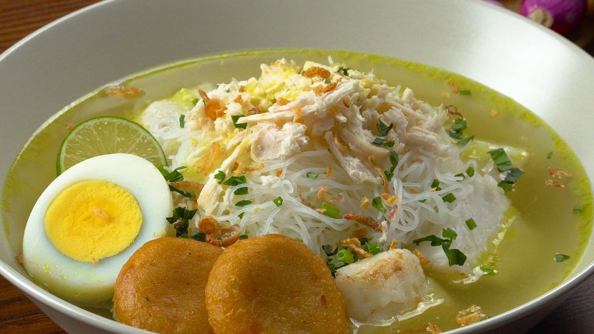 Menyelami Rasa Otentik Makanan Khas Kalimantan: Soto Banjar