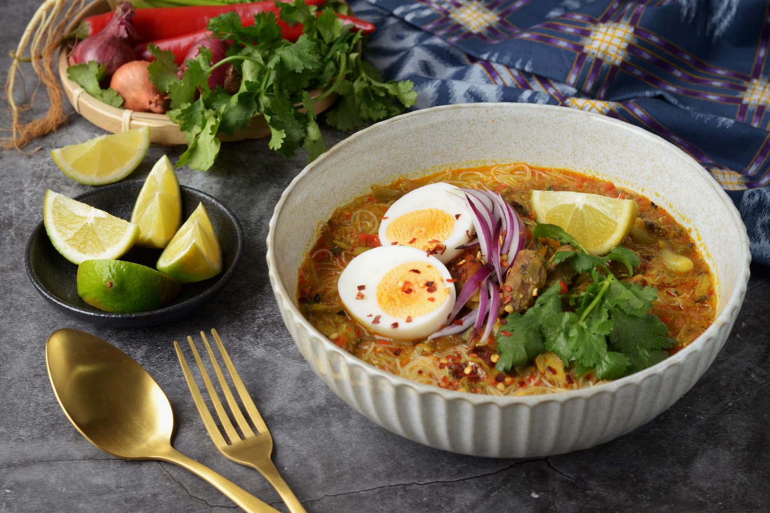 Eksplorasi Kuliner Khas Myanmar: Mohinga, Sup Ikan Tradisional