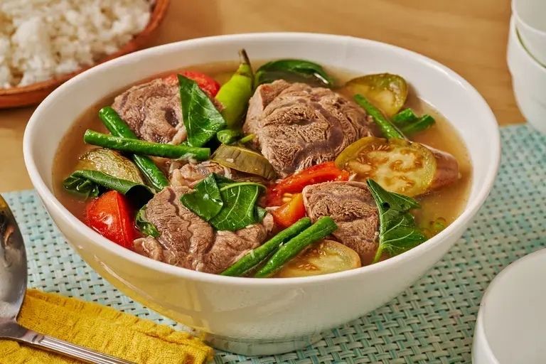 Makanan Tradisional Filipina: Sinigang dan Proses Pembuatan Asam Segar