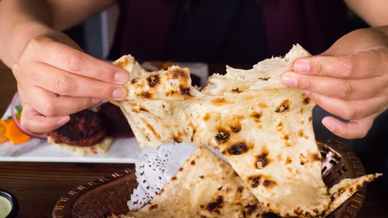 Teknik Membuat Roti Nan India yang Lembut dan Aromatik
