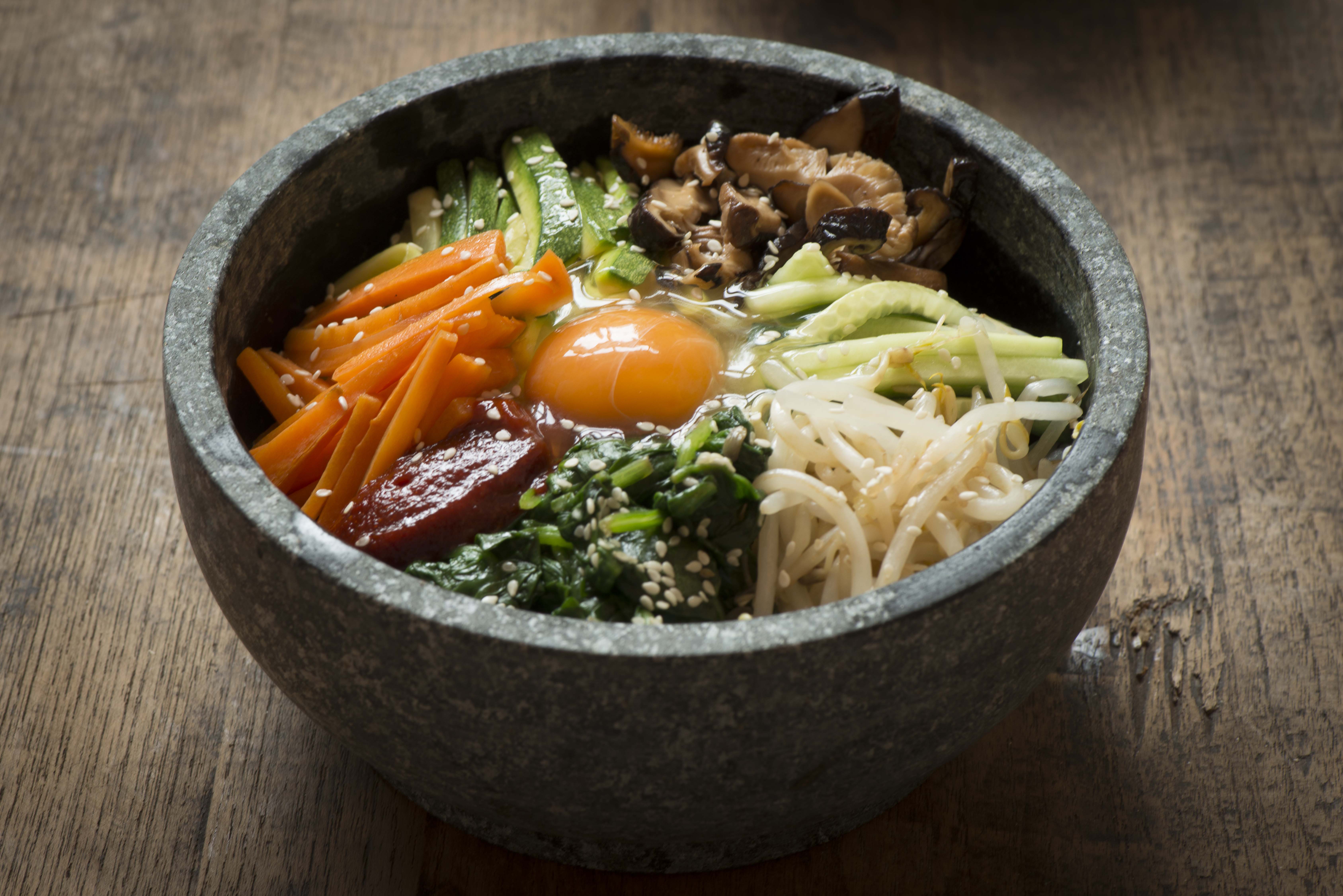 Menyelami Kuliner Khas Korea: Bibimbap dan Teknik Penyajian yang Otentik